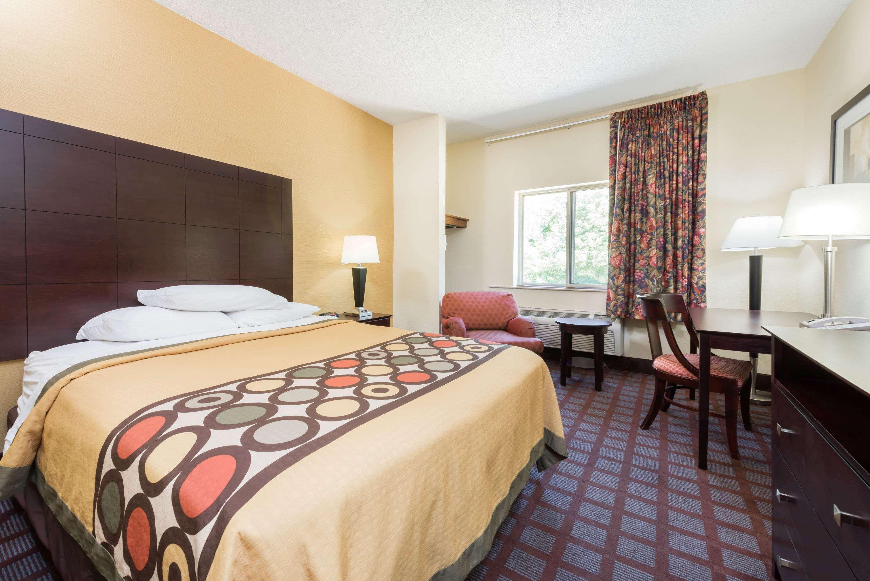 Super 8 By Wyndham Bloomington University Area Eksteriør bilde