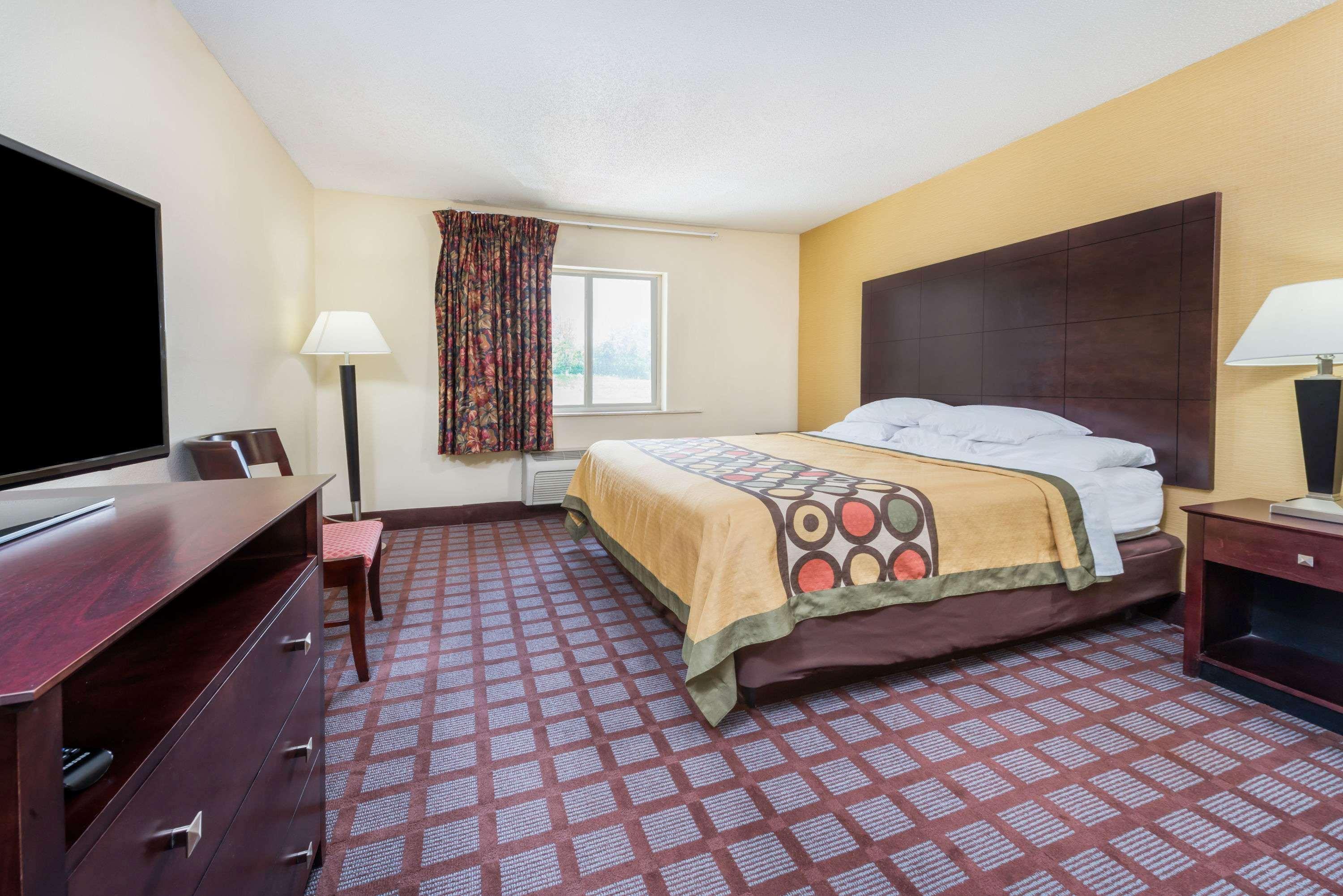 Super 8 By Wyndham Bloomington University Area Eksteriør bilde